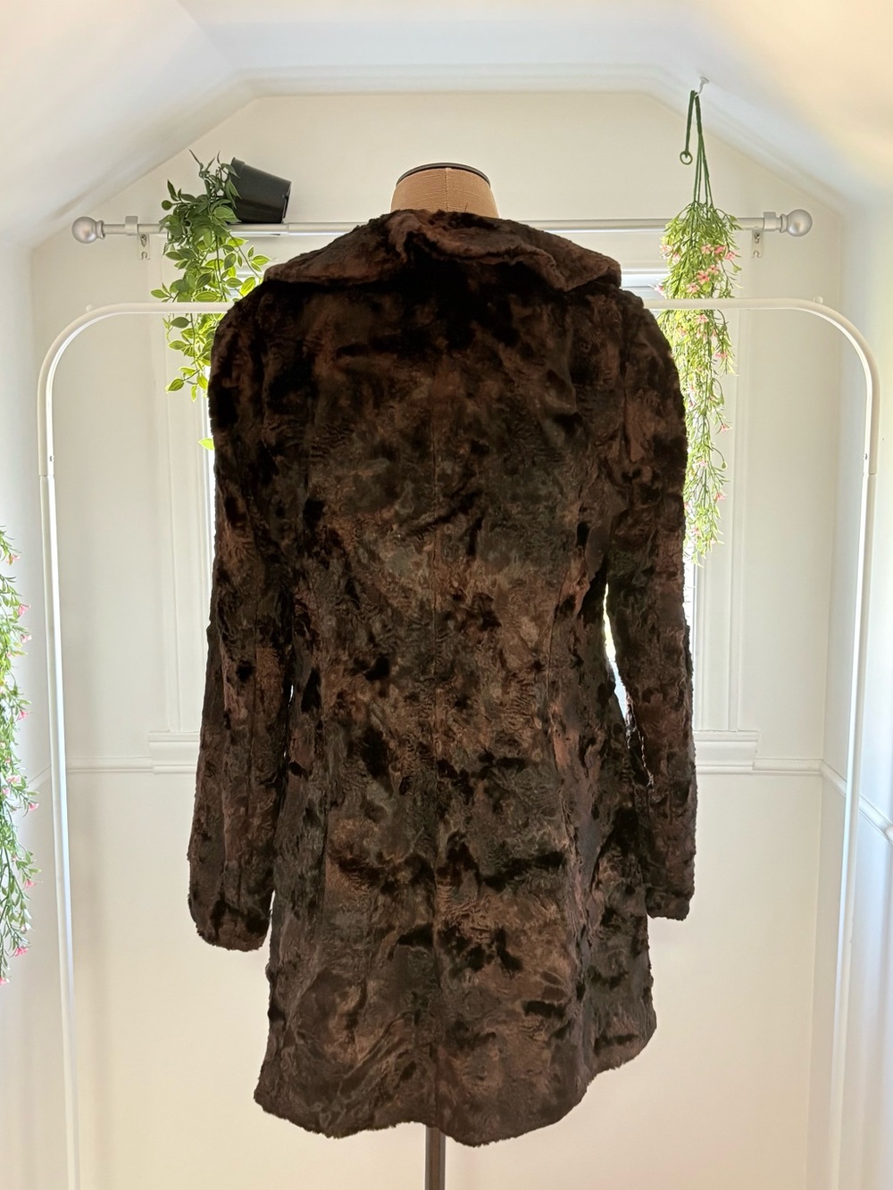 Simon Chang Plush Faux Fur Teddy Jacket in Dark Brown - Picture 5 of 7